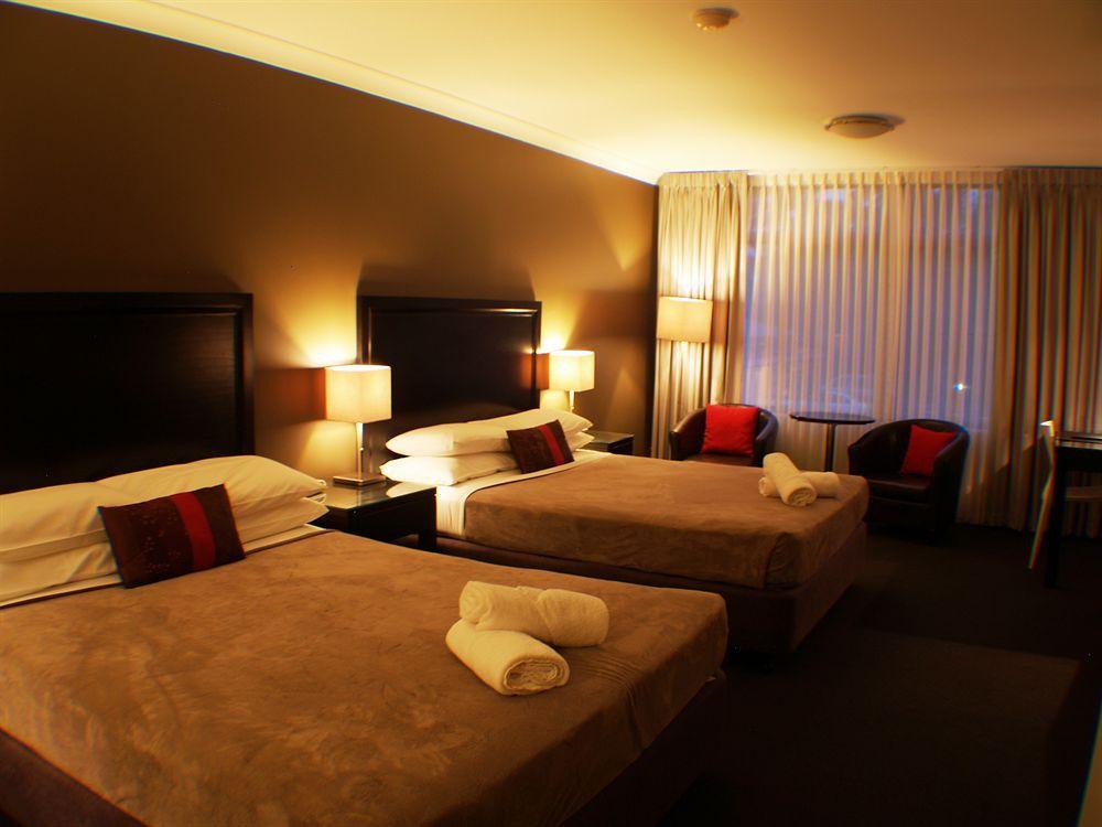 Checkers Resort Terrey Hills Buitenkant foto