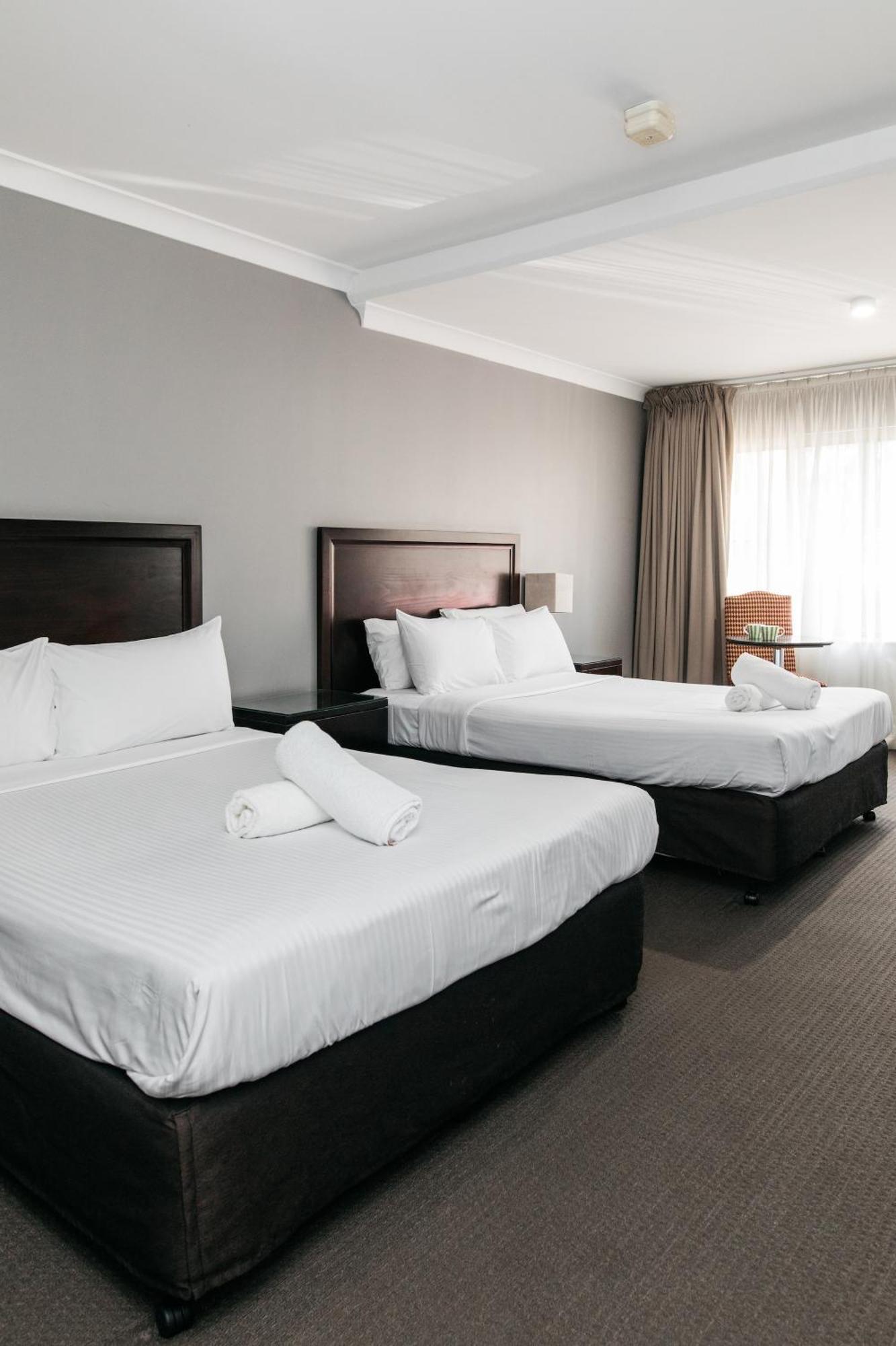 Checkers Resort Terrey Hills Buitenkant foto