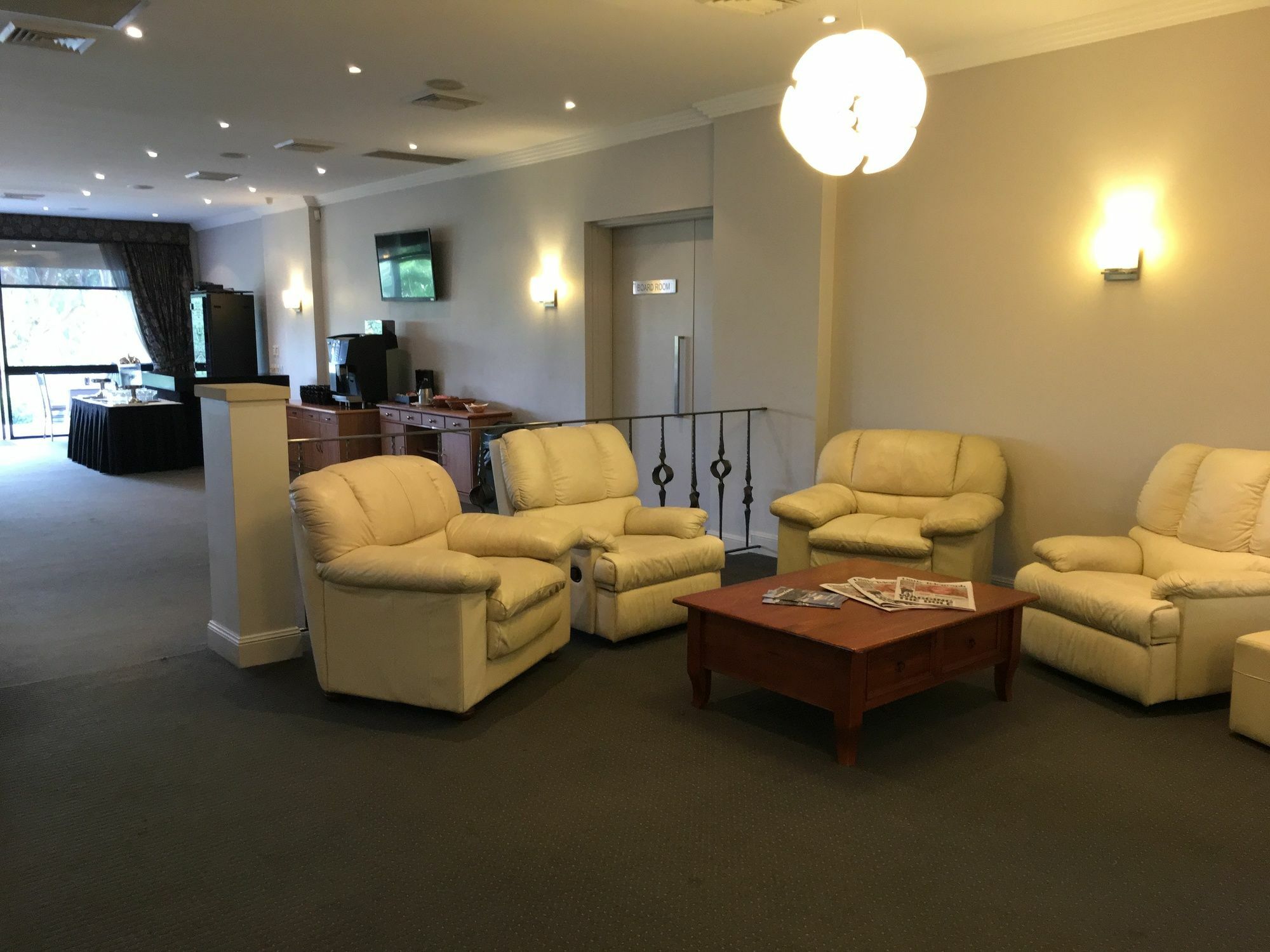 Checkers Resort Terrey Hills Buitenkant foto